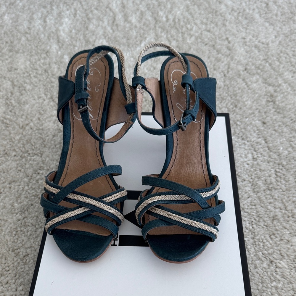 Envy Blue & Tan Strappy Sandals, Size: 7, NWOT